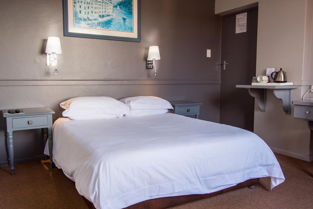 Edward Charles Manor Hotel Mossel Bay Eksteriør billede
