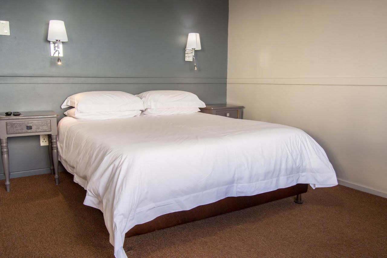 Edward Charles Manor Hotel Mossel Bay Eksteriør billede